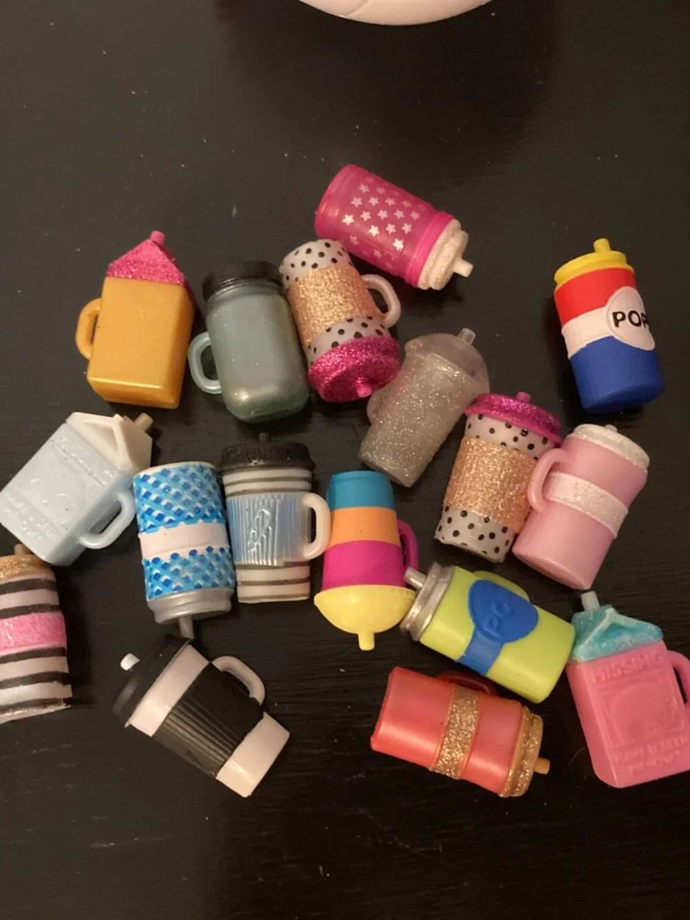 L.O.L. Surprise! Large Lot of 15 Dolls 6 Cats + Clothes Wigs Furniture & More!